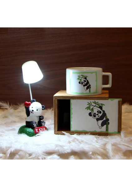 Sevimli Panda Işıklı Biblo Beyaz Masa Lambası Afacan Panda Ahşap Kutulu Kupa Hediye Seti
