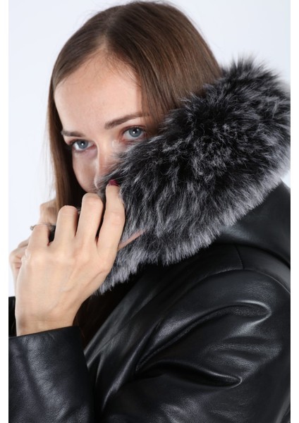 Elegance Model Siyah Kürklü Kapşon Deri Mont