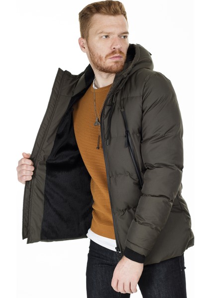 Kapüşonlu Suya ve Rüzgara Dayanıklı Soğuk Geçirmez Slim Fit Mont Erkek MONT 5717101 indirimleri