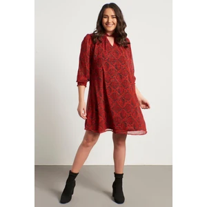 Yaka Detaylı Gipeli Şifon Elbise