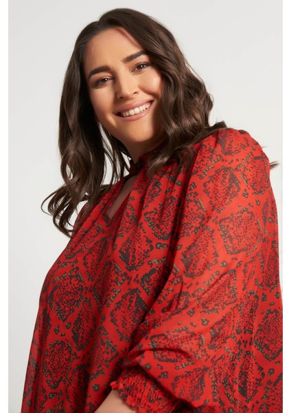 Yaka Detaylı Gipeli Şifon Elbise fırsatları