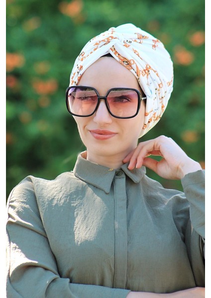 Beyaz Zincir Desenli Hazır Olmayan Dolama Bone