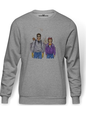 Tshirthane Stranger Things Steve Dustin Baskılı Gri Erkek Örme Sweatshirt Uzun Kol