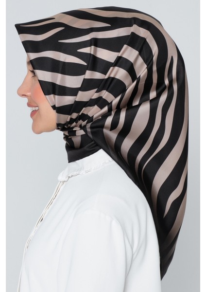Yeni Sezon Nostalji Serisi Ipek Twill Eşarp 8274D-02