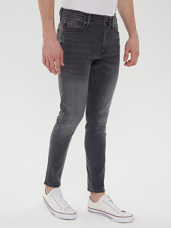 dark wash levis