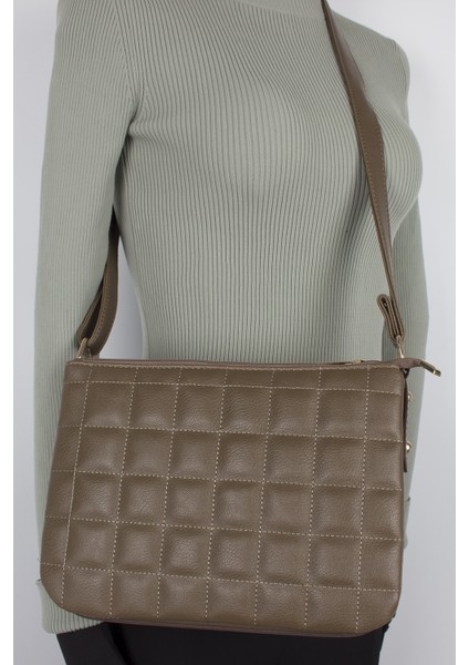 1073 Kadın Çapraz 3 Gözlü Omuz Çantası Gold