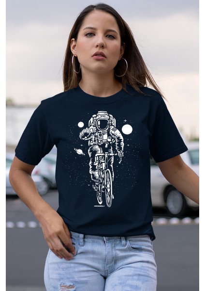 Bisikletli Astronot Lacivert Kısa Kollu Kadın T-Shirt