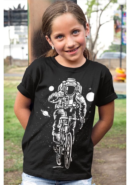 Bisikletli Astronot Siyah Kısa Kollu Kız Erkek Uniseks Çocuk T-Shirt