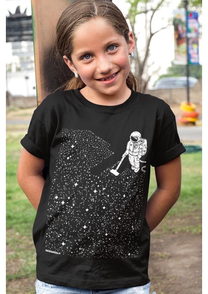 Süpürgeli Astronot Siyah Kısa Kollu Kız Erkek Uniseks Çocuk T-Shirt