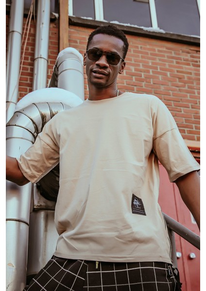 Krem Yanı Fermuarlı Oversize T-Shirt 1KXE1-44586-22 modelleri