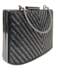 Siyah Renk Üçgen Taşlı Kadın Abiye Clutch Portföy Çanta