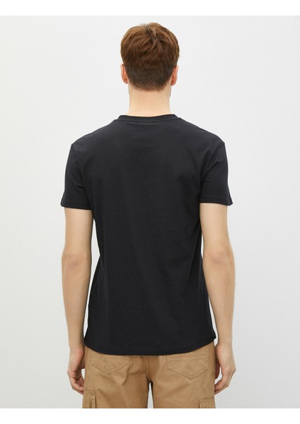 Erkek Pamuklu Bisiklet Yaka Kısa Kollu Baskılı T-Shirt fırsatları