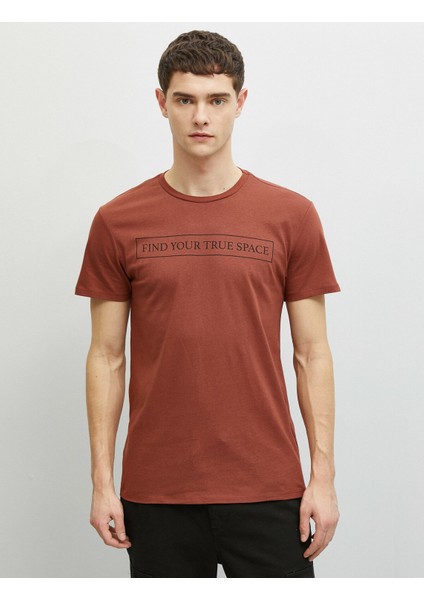 Erkek Pamuklu Yazılı Baskılı Kısa Kollu T-Shirt modelleri