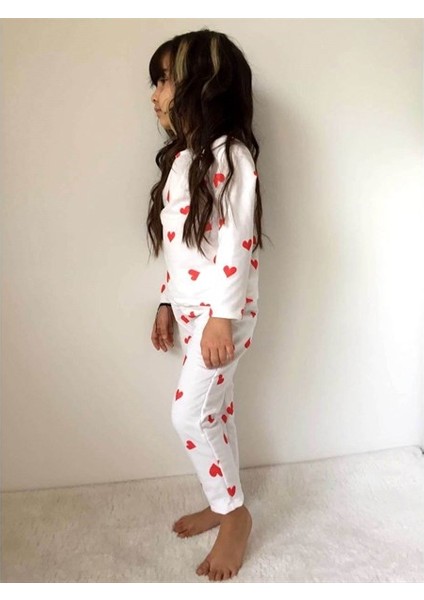 Kız Çocuk Kalp Figürlü Beyaz Pijama Takımı modelleri