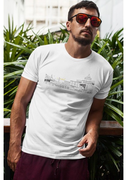 İstanbul Galata Illüstrasyon Baskılı Pamuklu Bisiklet Yaka Erkek T-Shirt fiyatları