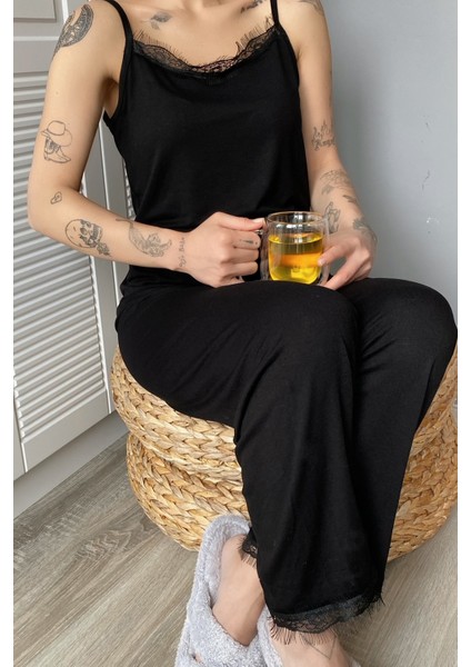 Siyah Dantelli Ip Askılı Örme Kadın Pijama Takımı