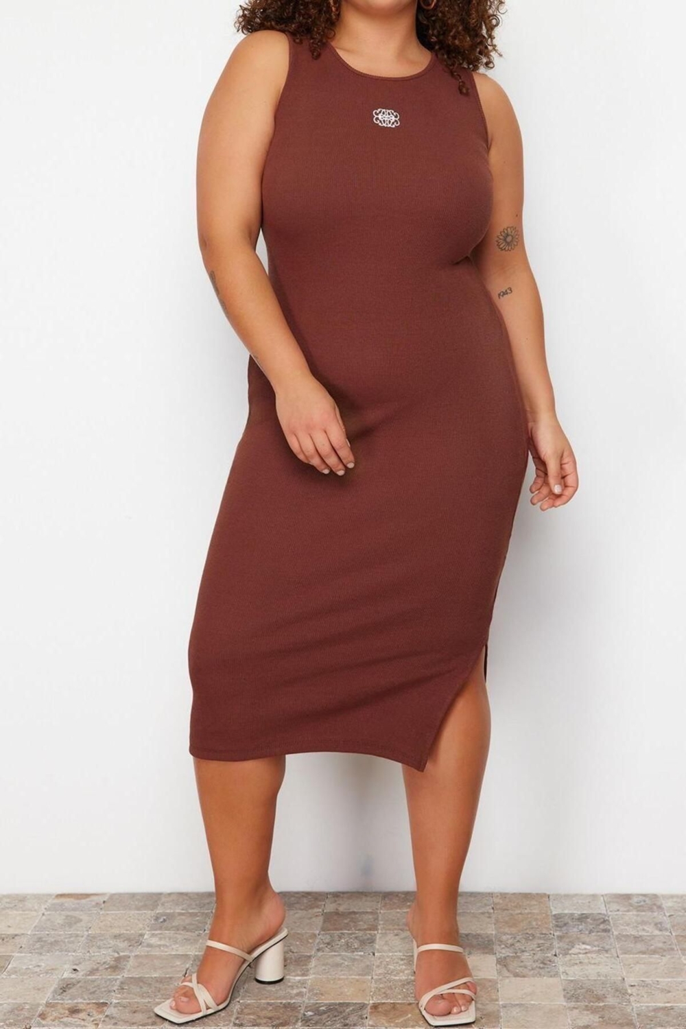 Moda Fit Casual Günlük Kaşkorse Örme Halter Yaka Kolsuz Kol Shift Midi Boy Büyük Beden Elbise