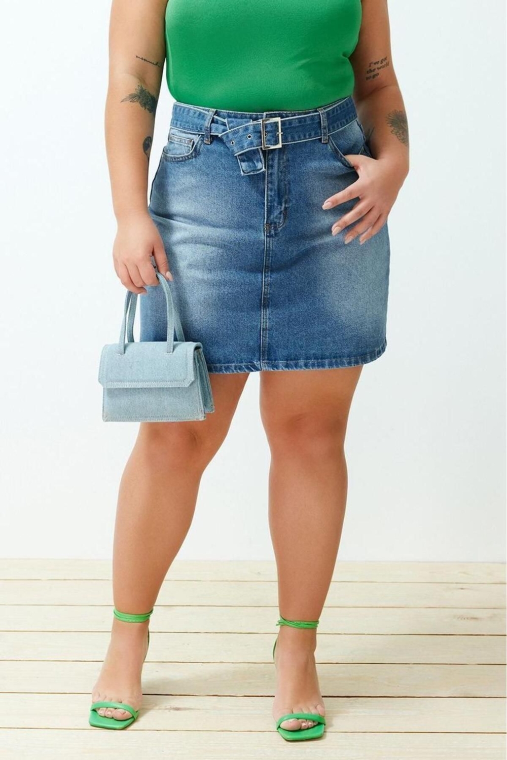 Moda Büyük Beden Regular Düz Desen Günlük Mini Boy Kemerli Mini Denim Etek