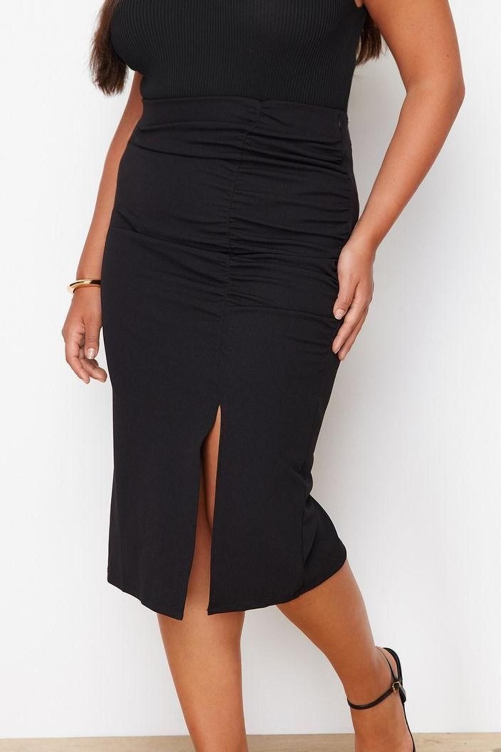 Moda Büyük Beden Regular Gündüz Gece Midi Boy Drape ve Yırtmaç Detaylı Krep Kumaş Midi Örme Etek