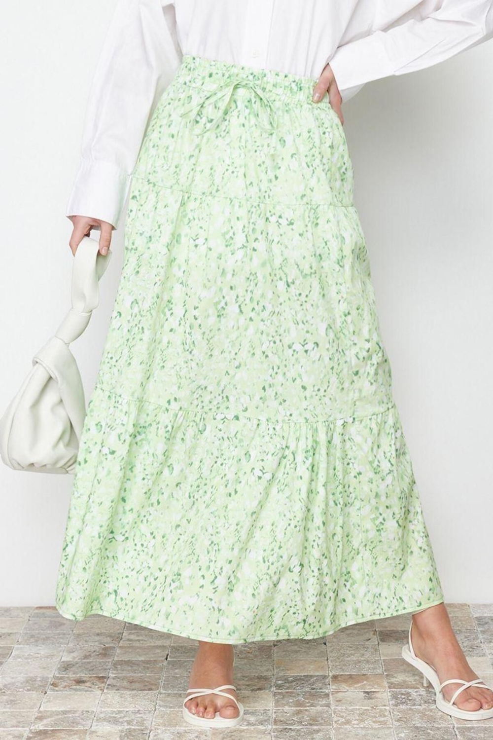 Moda Tesettür Regular Çiçekli Desen Günlük Uzun Boy Çiçekli Dokuma Kloş Etek