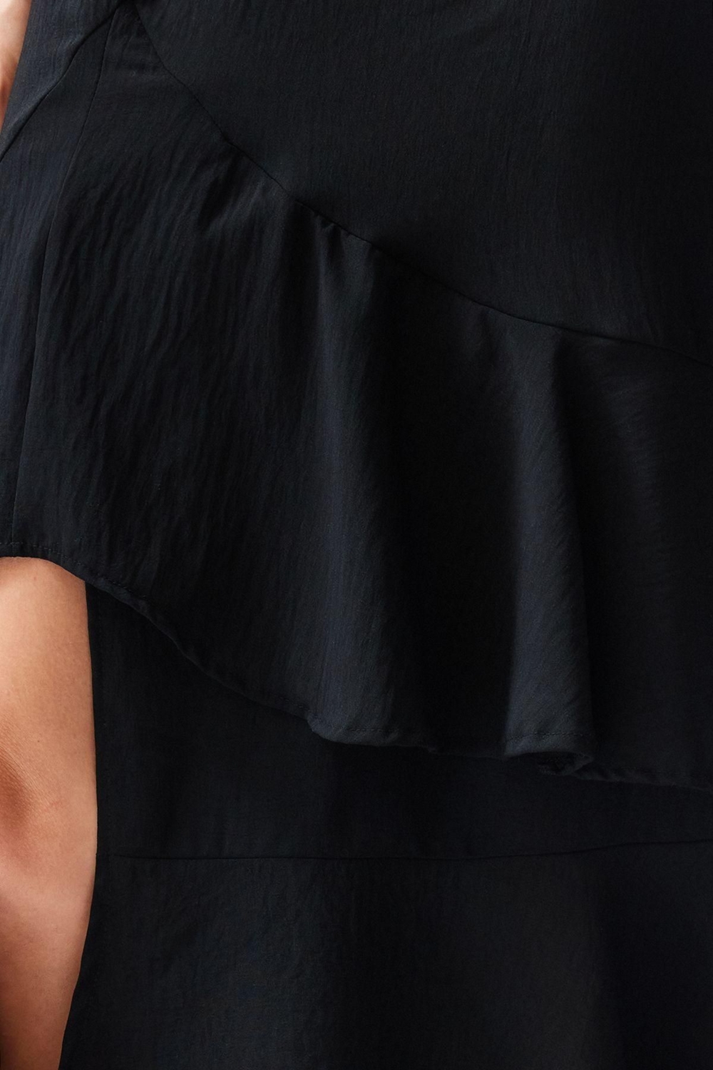 Moda Regular Düz Desen Günlük Midi Boy Volanlı Yırtmaç Detalı Midi Boy Dokuma Etek