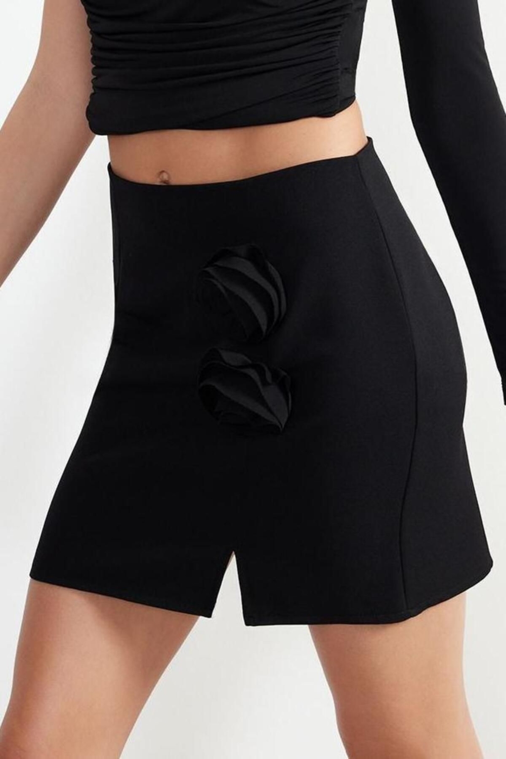 Moda Regular Düz Desen Günlük Mini Boy Önden Gül Detaylı Yırtmaç Detaylı Mini Dokuma Etek