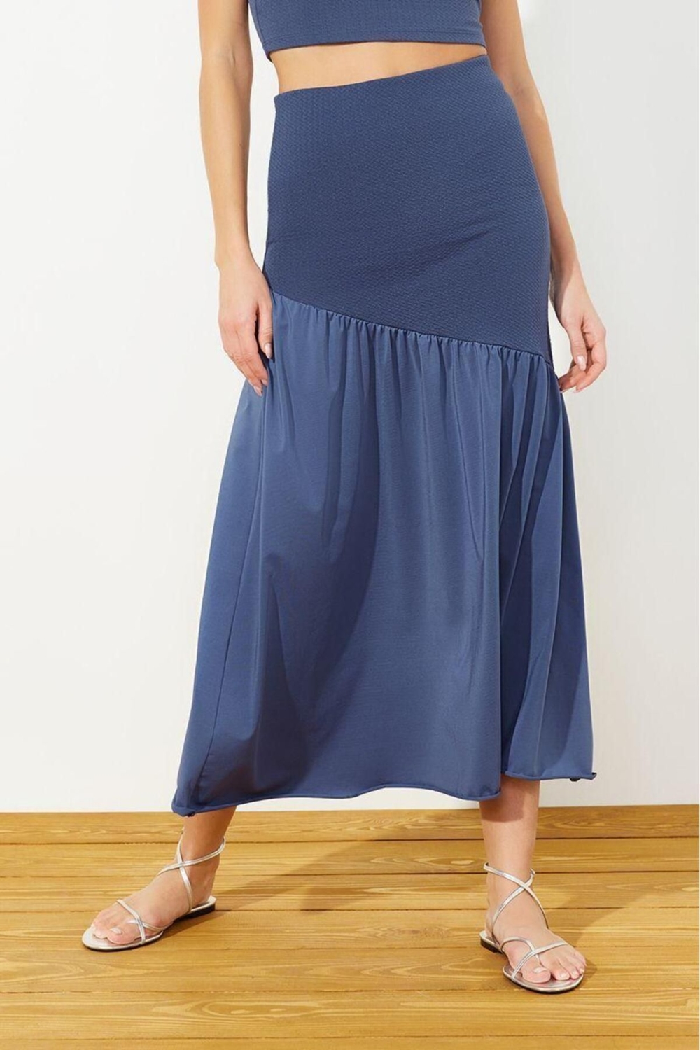 Moda Regular Düz Desen Günlük Maxi Boy Premium Dokulu Kumaş Detaylı Maxi Etek