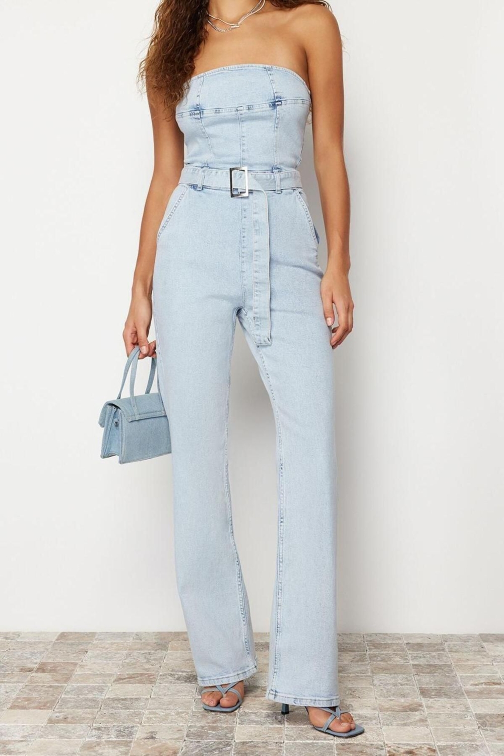Kadın Moda Standart Kol Geniş Paça Straplez Düz Desen Regular Kemerli Straplez Denim Tulum