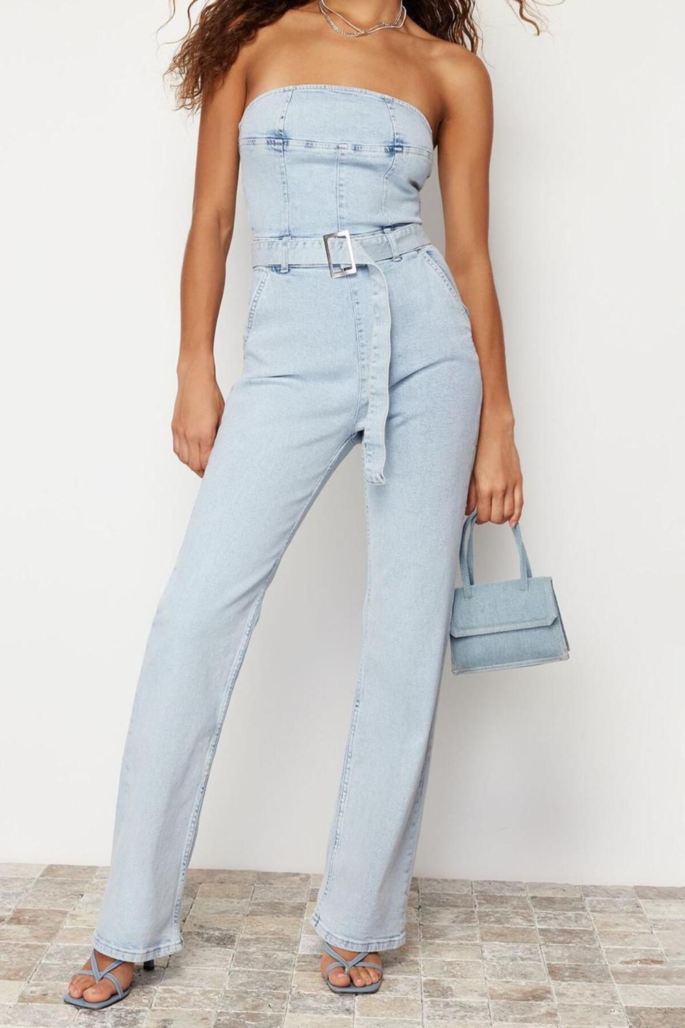 Kadın Moda Standart Kol Geniş Paça Straplez Düz Desen Regular Kemerli Straplez Denim Tulum