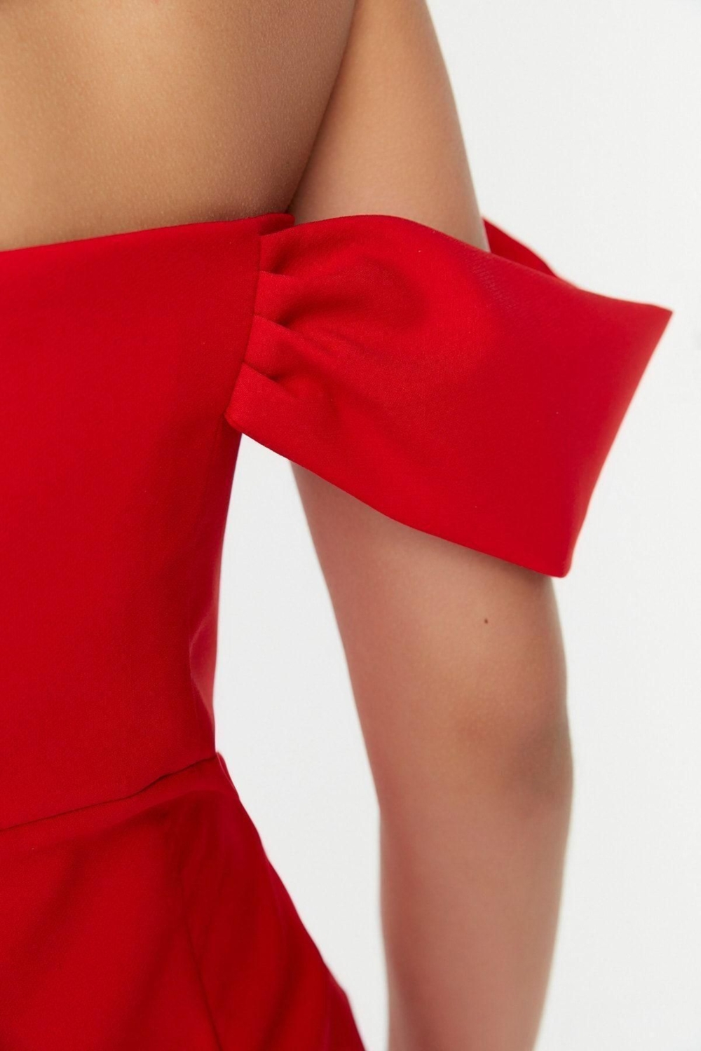 Kadın Moda Düşük Kol Geniş Paça Carmen Yaka Düz Desen Regular Astarlı Dokuma Tulum