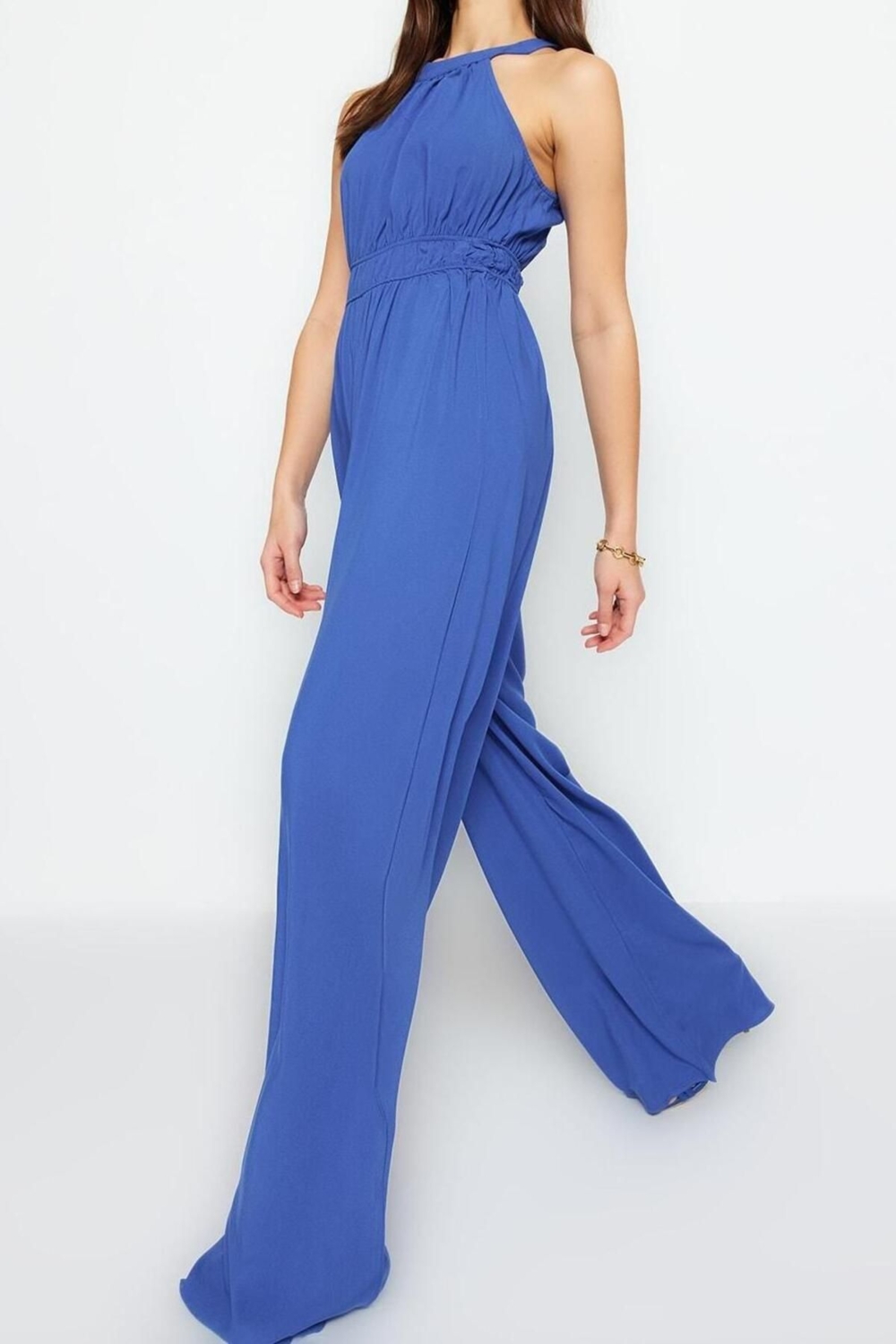 Kadın Moda Reglan Kol Boru Paça Halter Yaka Uzun Beli Büzgü Detaylı Geniş Paça Maxi Dokuma Tulum