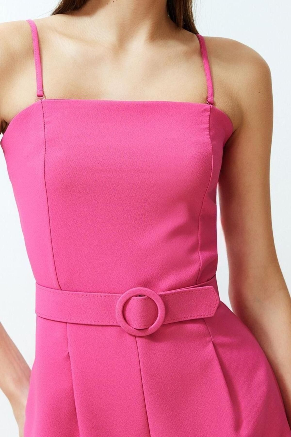 Kadın Moda Standart Kol Geniş Paça Straplez Düz Desen Kısa Kemerli Mini Dokuma Tulum