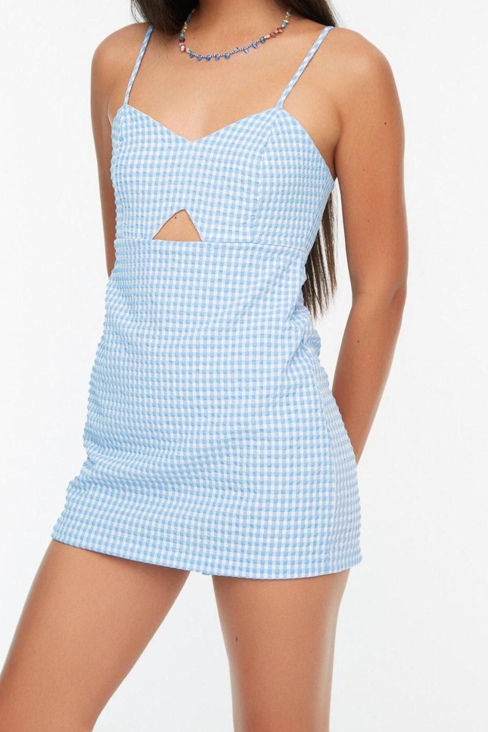 Kadın Moda Boru Paça Kalp Yaka Ekose Kareli Desen Kısa Pencere Detaylı Askılı Mini Dokuma Tulum