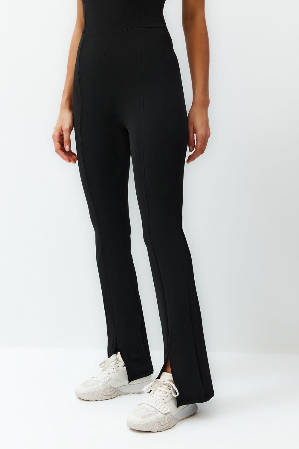 Kadın Moda İnce Askılı Geniş Paça Havuz Yaka Uzun Toparlayıcı İp Askılı Destekli Örme Spor Tulum