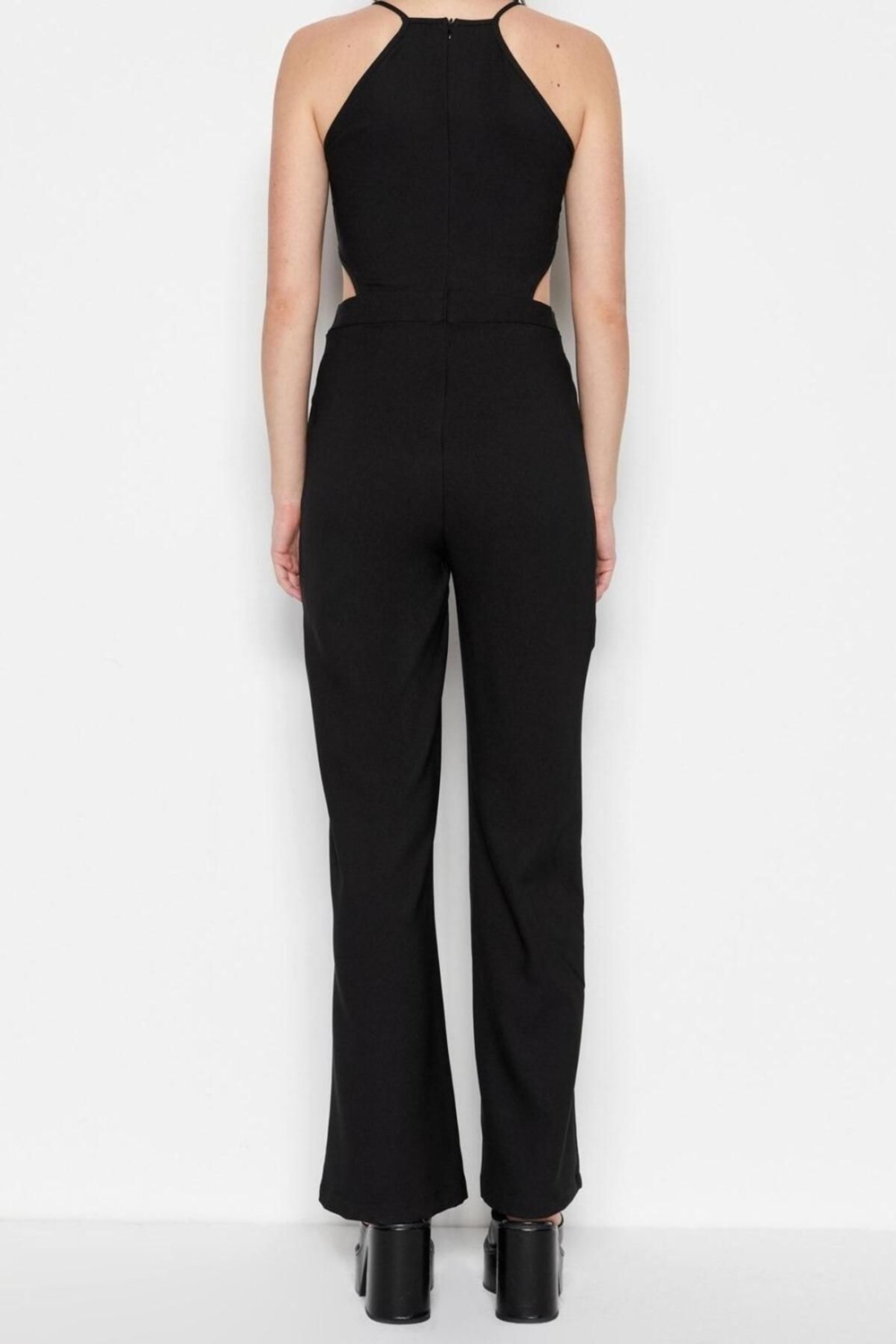 Kadın Moda Standart Kol Geniş Paça Halter Yaka Uzun Dokuma Uzun Cut Out Pencere Detaylı Tulum