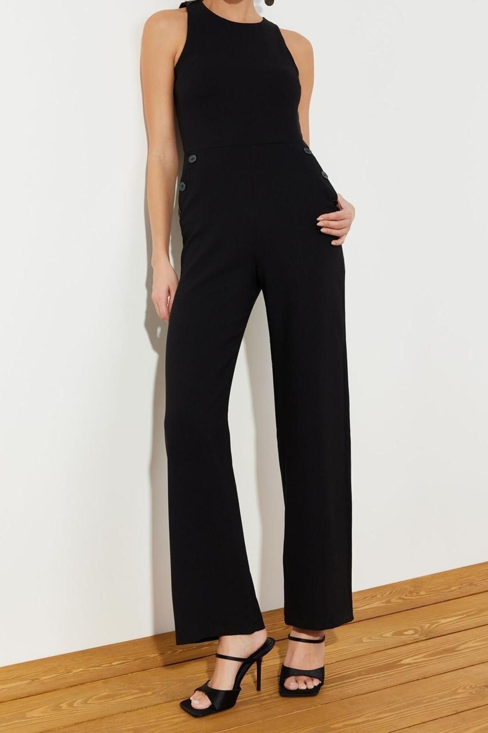 Kadın Moda Reglan Kol Geniş Paça Halter Yaka Düz Desen Uzun Cep Detaylı Maxi Dokuma Tulum