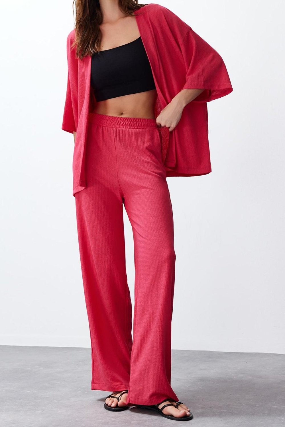 Yazlık Kadın Kimono Pantolon Takım Rahat Şık ve Çok Yönlü Trend Tasarım Modern Stil Görünüm