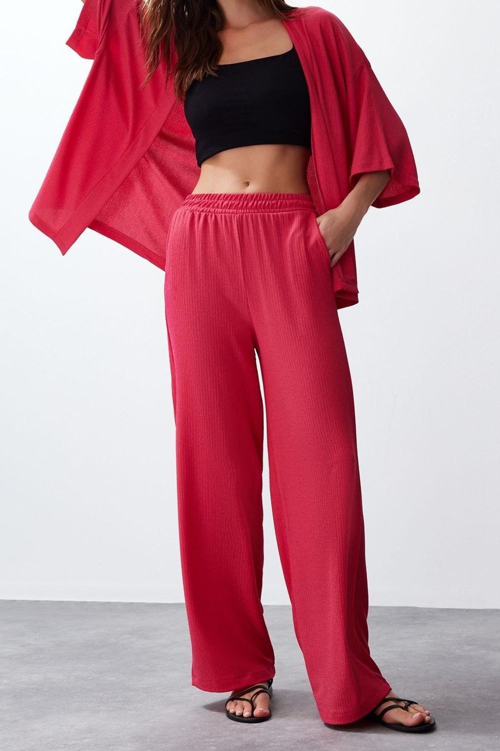 Yazlık Kadın Kimono Pantolon Takım Rahat Şık ve Çok Yönlü Trend Tasarım Modern Stil Görünüm