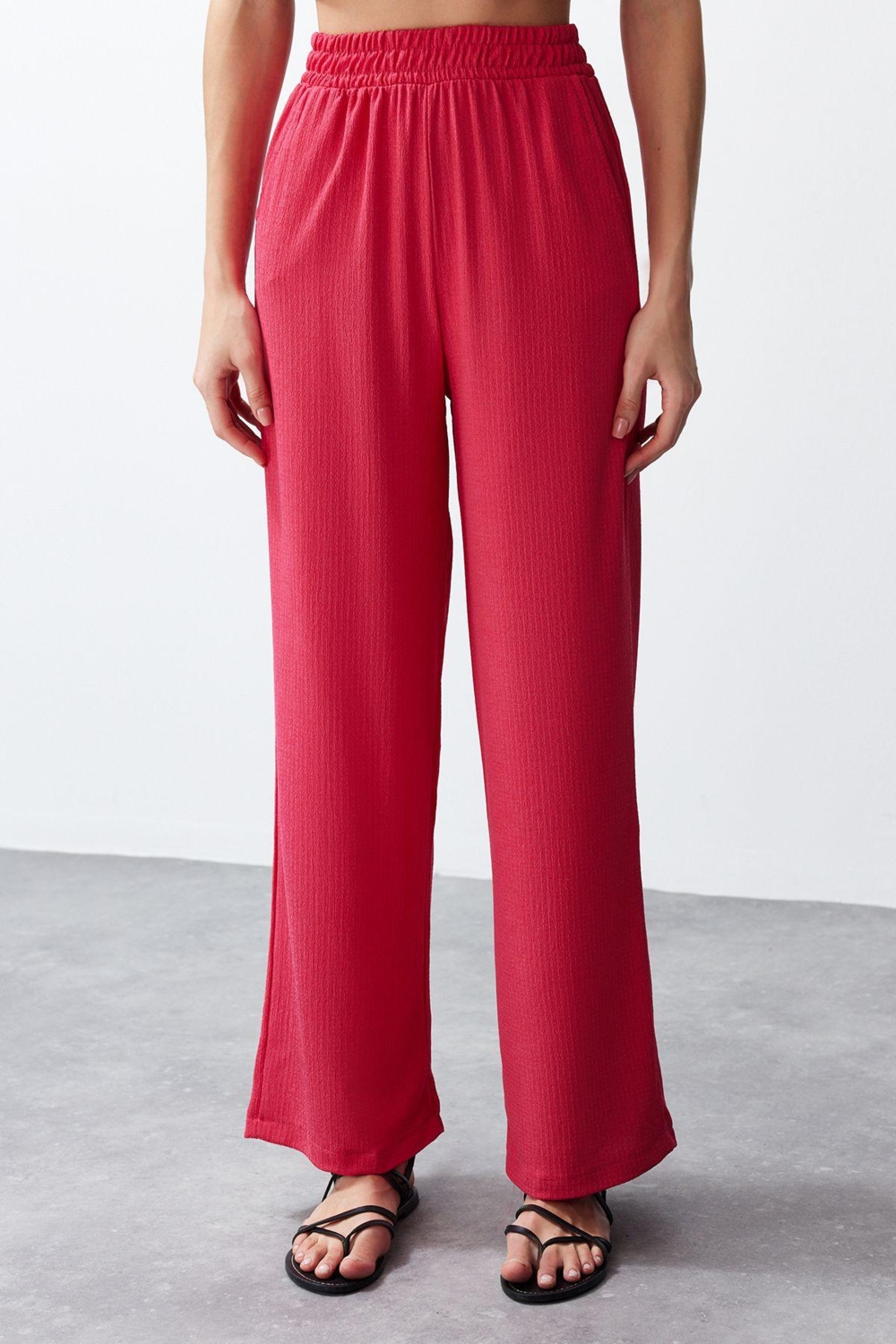 Yazlık Kadın Kimono Pantolon Takım Rahat Şık ve Çok Yönlü Trend Tasarım Modern Stil Görünüm