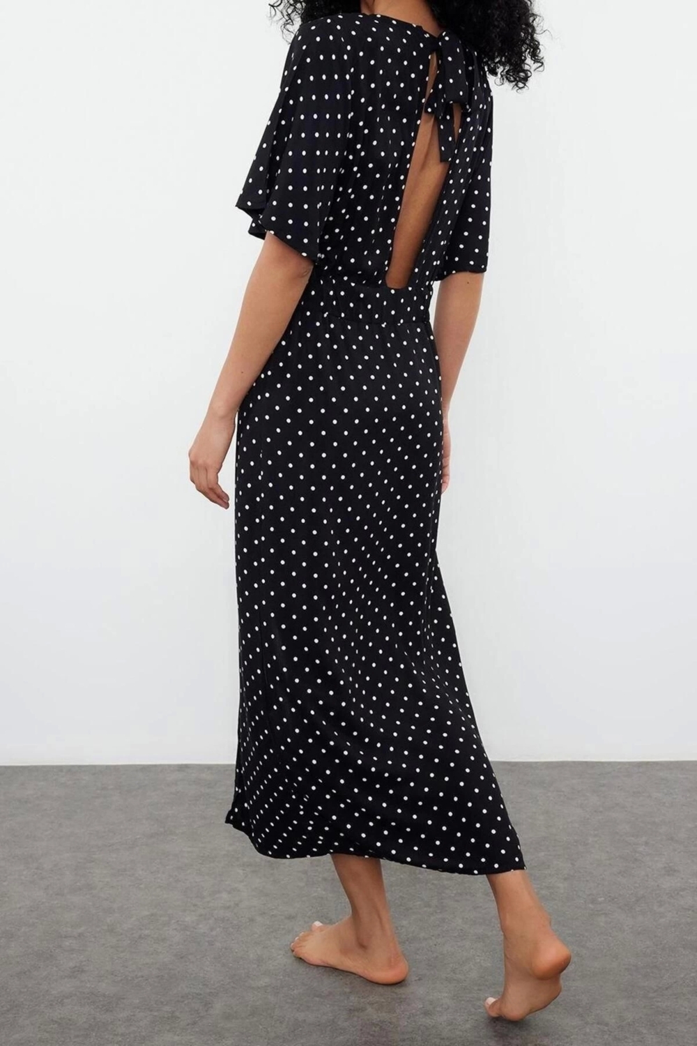 Moda Dokuma Regular Kalıp Uzun V Yaka Standart Kol Shally Basic Puantiyeli Desen Kimono Kaftan