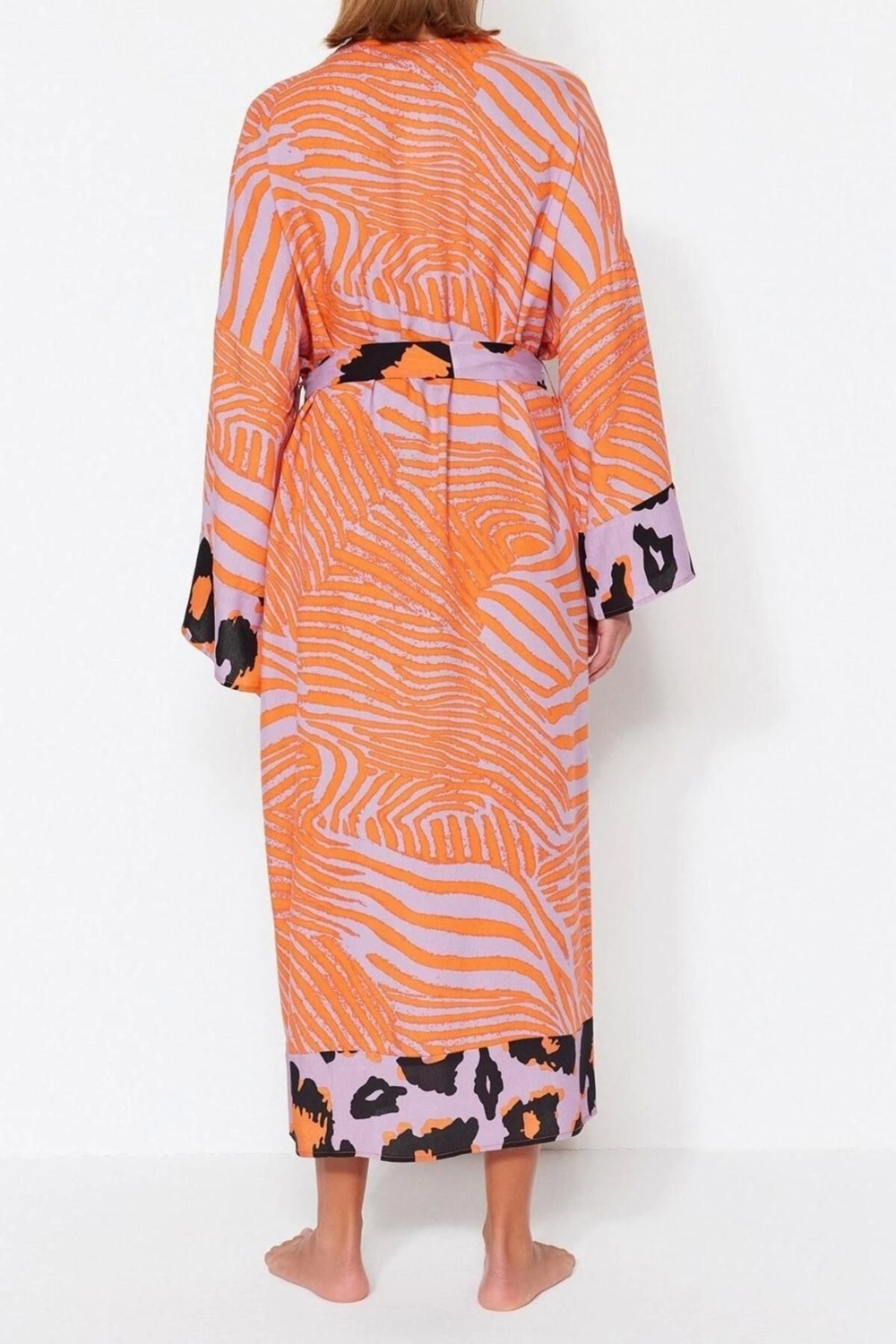 Moda Dokuma Rahat Kalıp Uzun V Yaka Standart Kol Shally Basic Animal Desen Kimono Kaftan