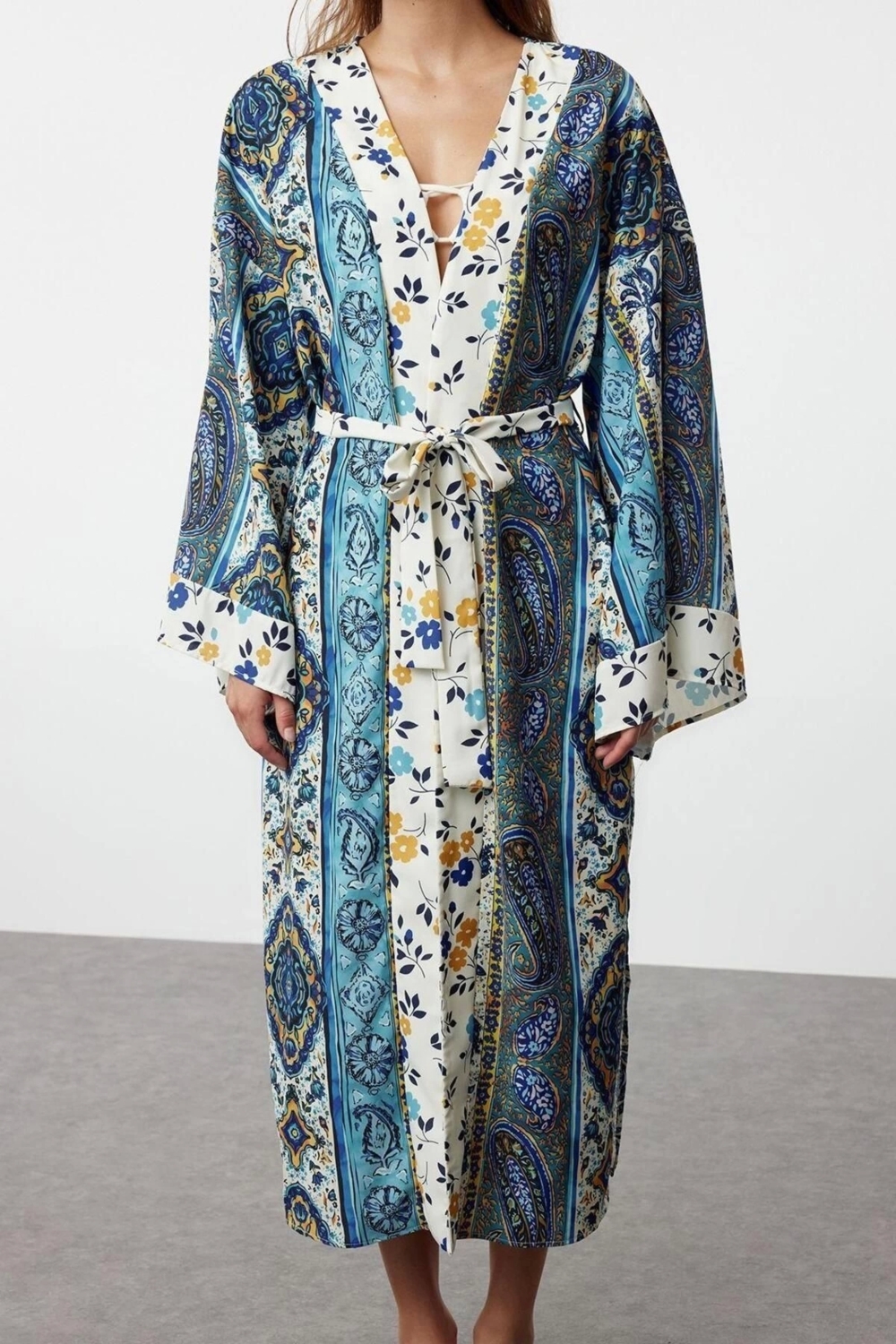 Moda Dokuma Regular Kalıp Uzun Kruvaze Standart Kol Shally Kruvaze Soyut Desen Kimono Kaftan