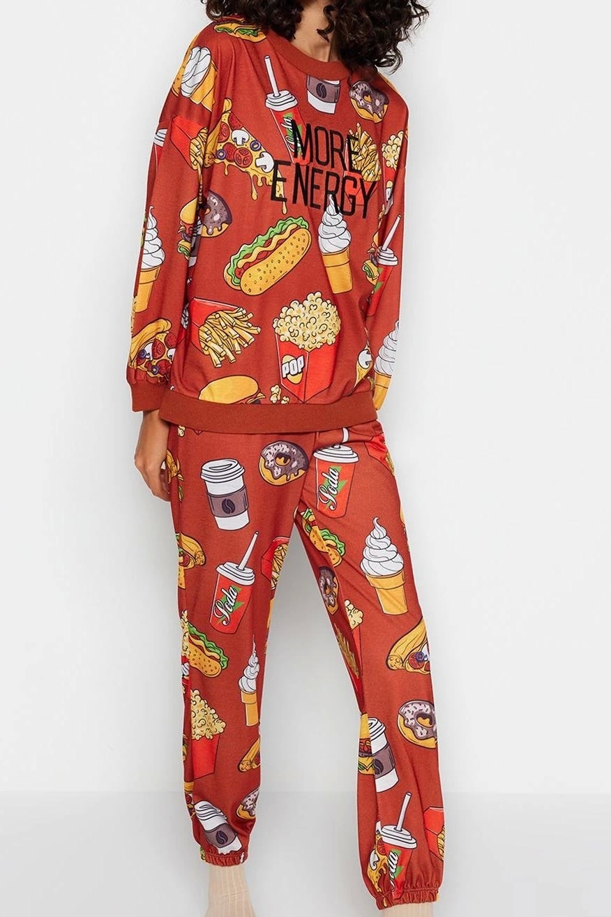 Tarz Rahat Uzun Kollu Boru Paça Nakışlı Desenli Sweatshirt-Jogger Örme Pijama Takımı