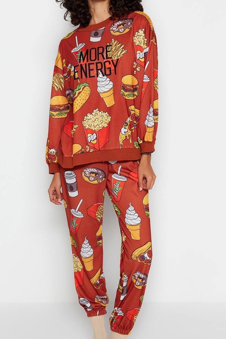 Tarz Rahat Uzun Kollu Boru Paça Nakışlı Desenli Sweatshirt-Jogger Örme Pijama Takımı