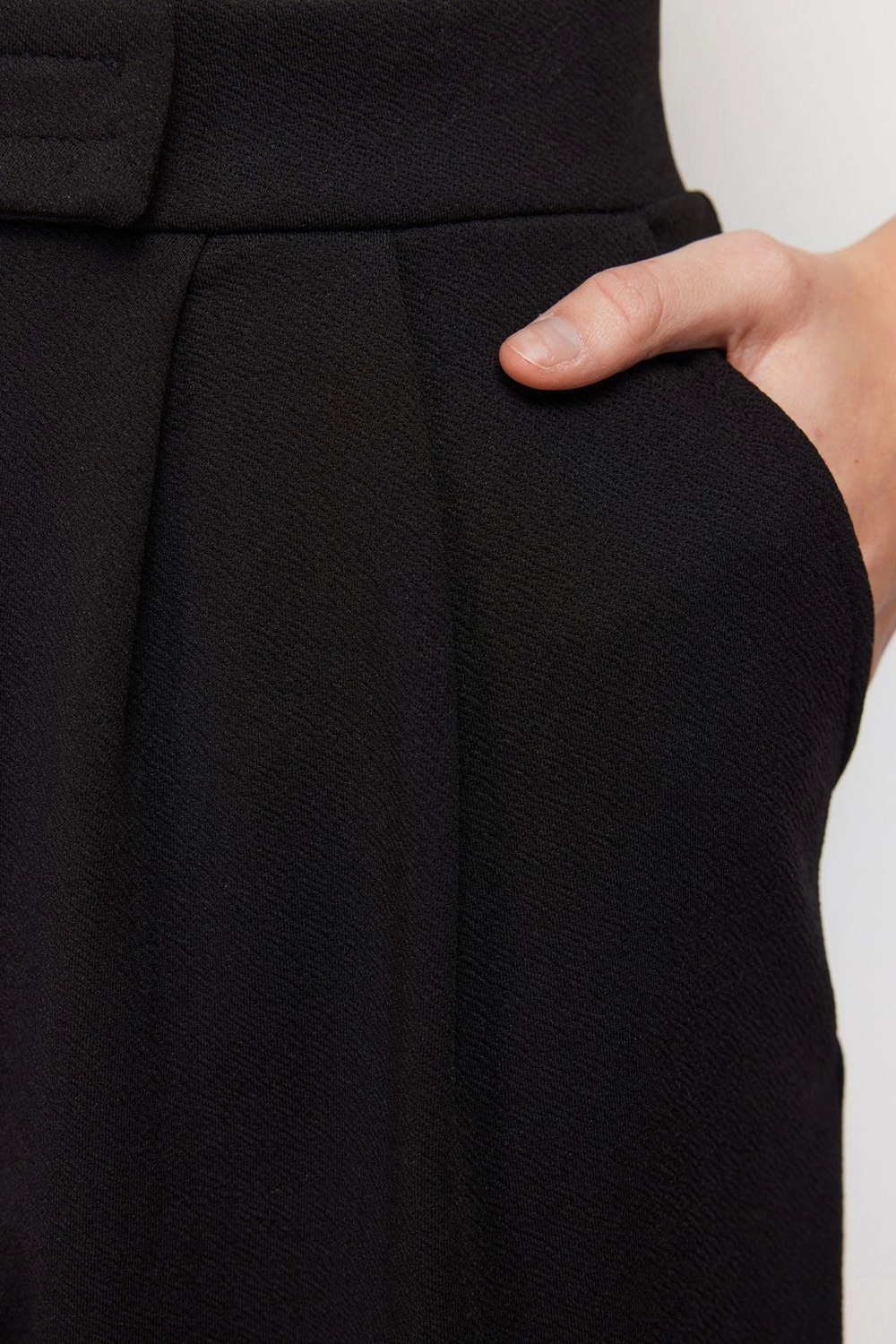 Moda Örme Yüksek Bel Geniş Paça Gündelik Gri Pileli Cırt Cırt Kapamalı Şort Bermuda
