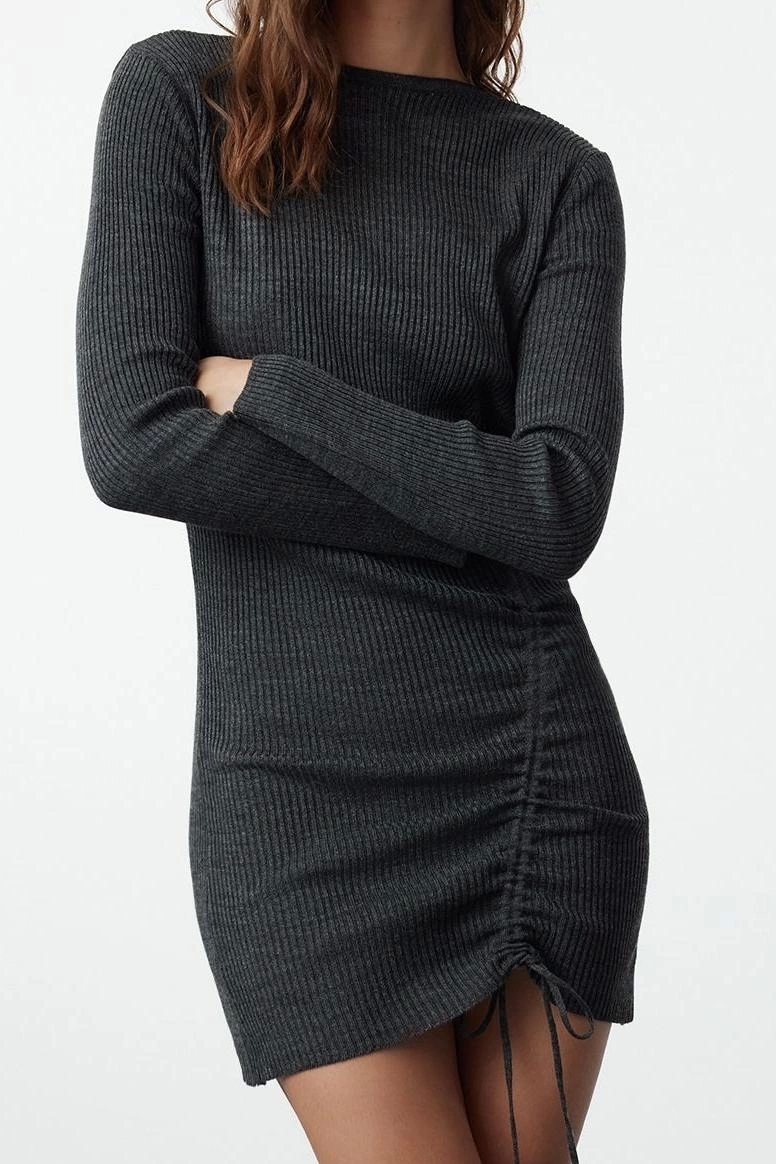 Kadınlar İçin Akrilik Bisiklet Yaka Bodycon Kesim Mini Elbise Büzgülü Tasarım Şıklığı Kaliteli