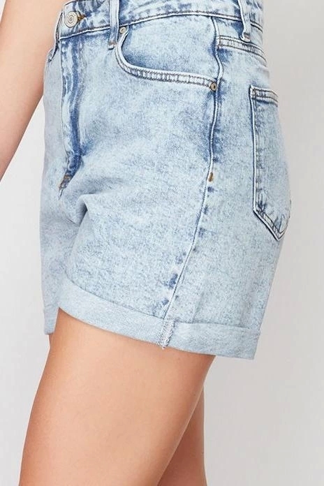 Moda Denim Yüksek Bel Boru Paça Gündelik Siyah Paçası Katlamalı Şort Bermuda