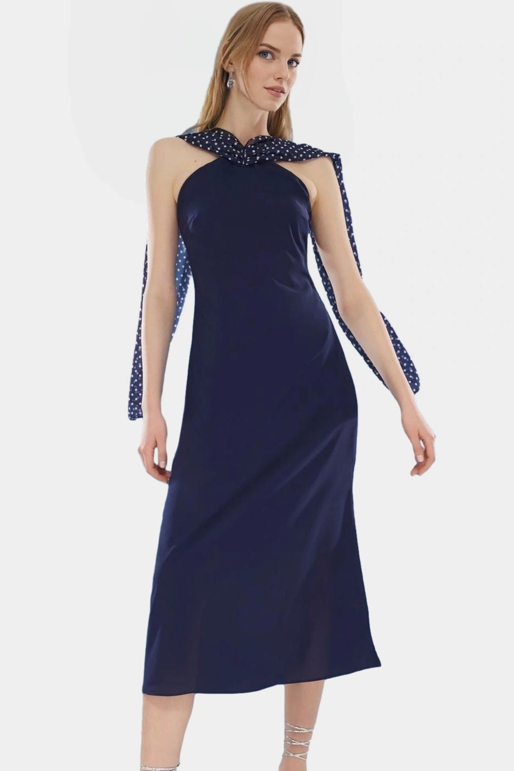 Yazlık A Kesim Maxi Elbise Halter Yaka Puantiyeli Şifon Polyester Kumaş Özenle Seçilmiş