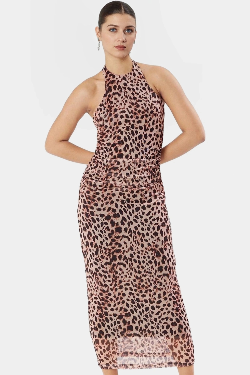 Astarlı Leopar Desenli Bodycon Maxi Elbise Şık ve Rahat Tasarım Boyundan Bağlamalı Yaka