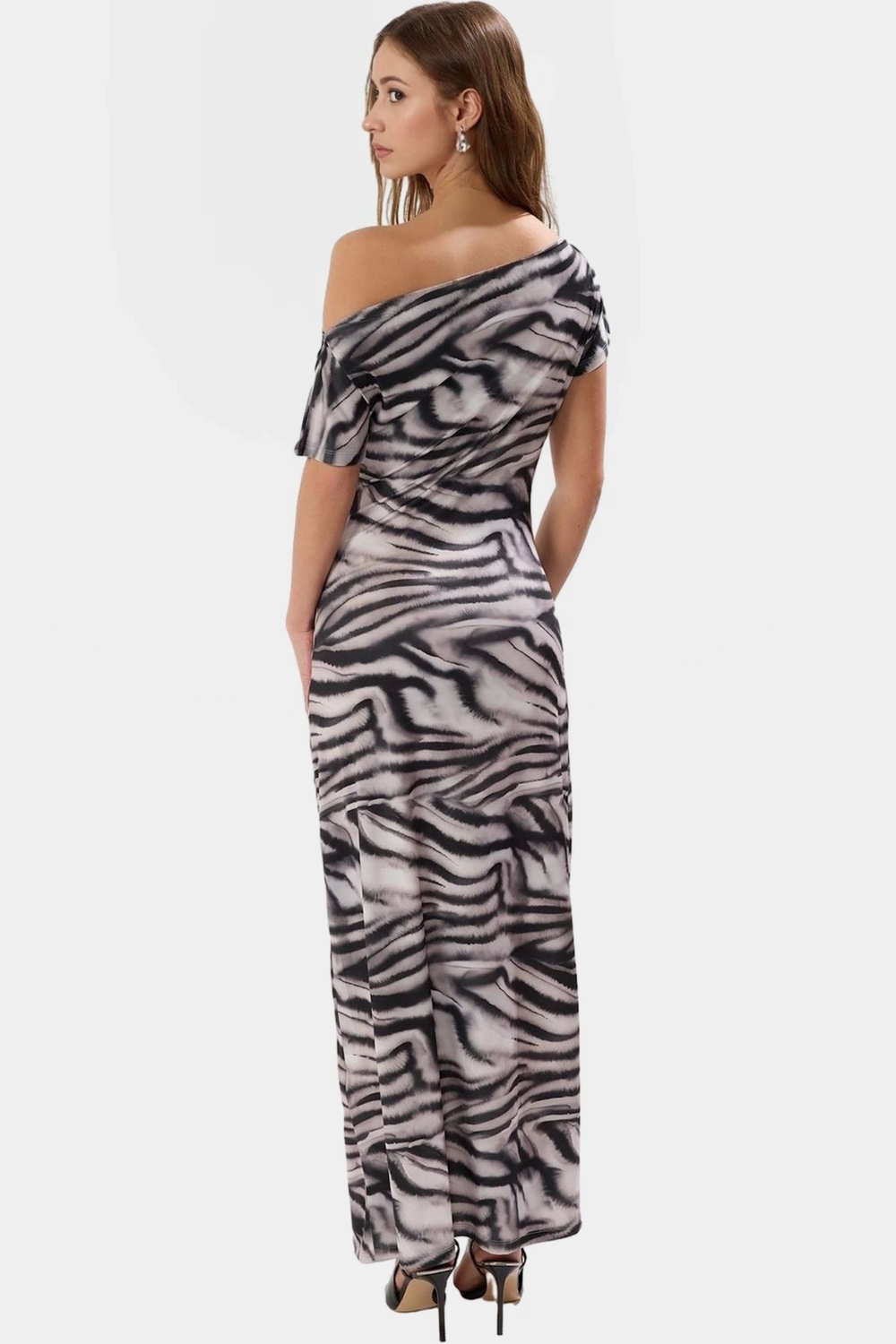 Yazlık Bodycon Maxi Elbise Asimetrik Yaka Animal Desen Örme Kumaş Zarifane Tasarım Modern Stil